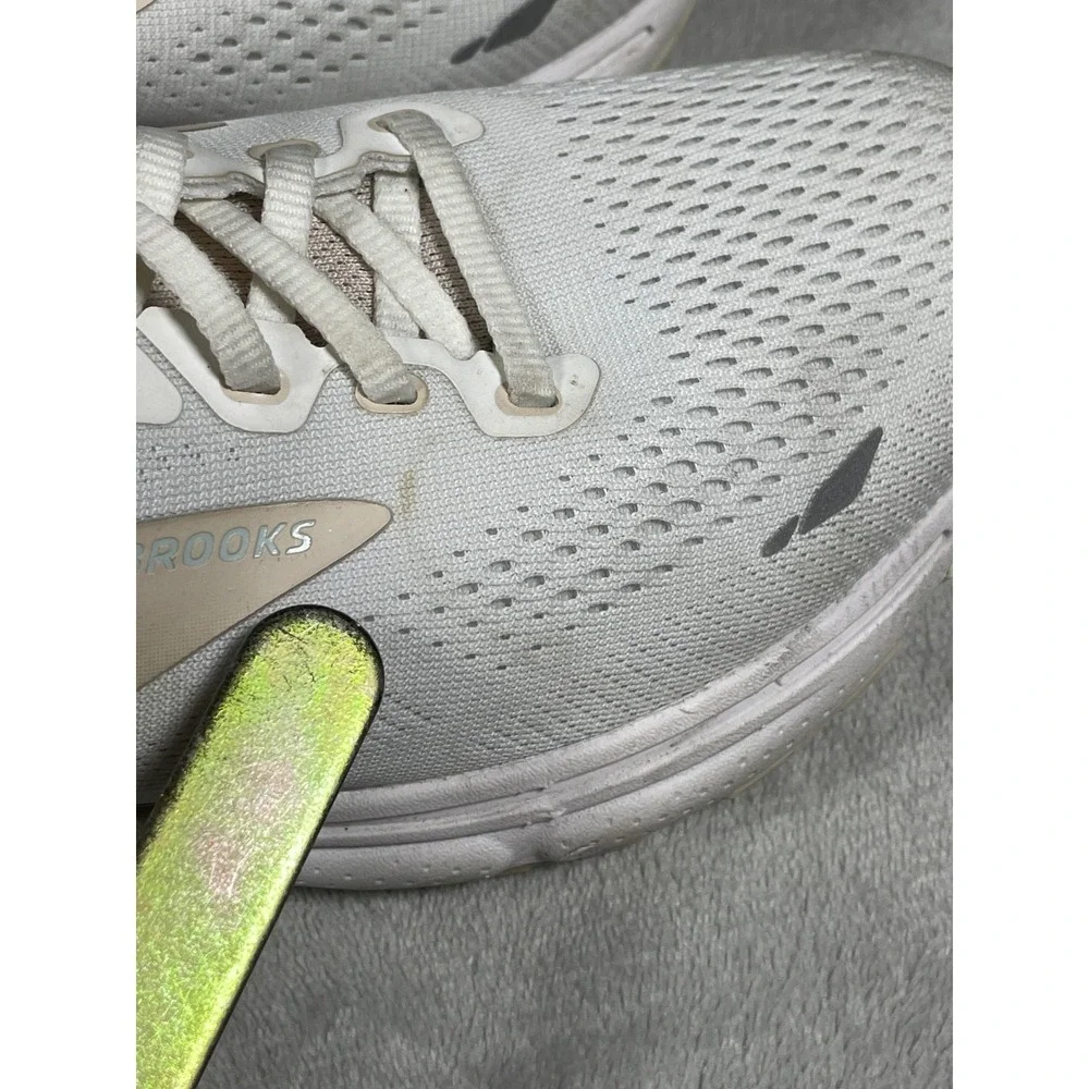 Brooks Ghost 15 Running Shoes Women's 9.5 White Cream Athletic Sneakers Mesh